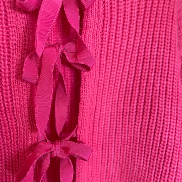Back detail, ribbon sweater, pink knit sweater - Picture 5 of 5